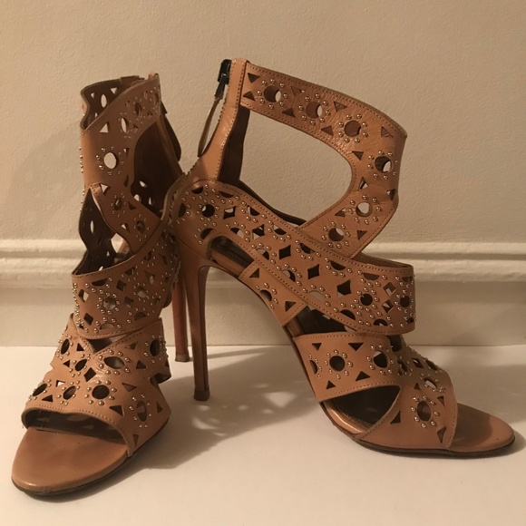 alaia heels sale